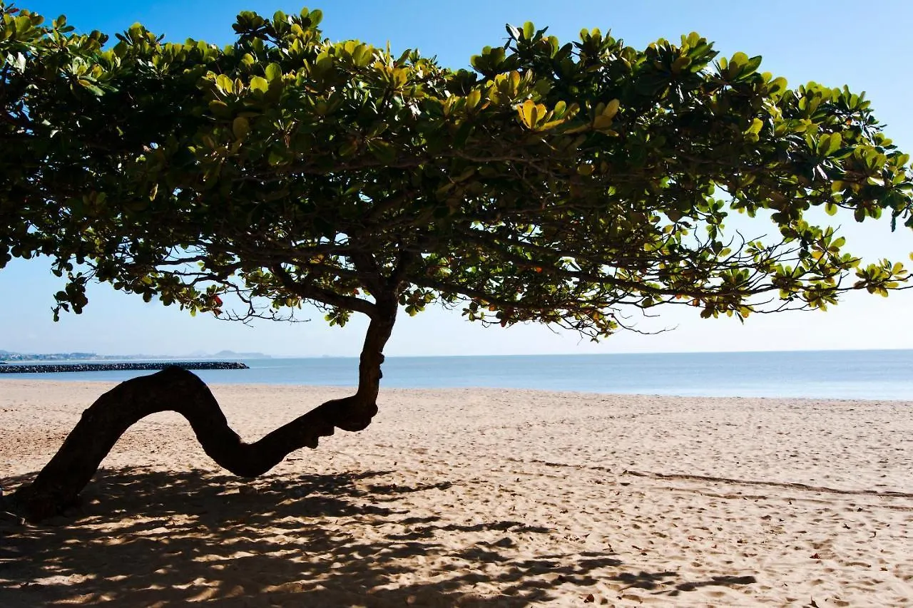 Apartamentos Piçarras: Beachfront Comfort with Pool and 24/7 Security 0*, Picarras Brazil