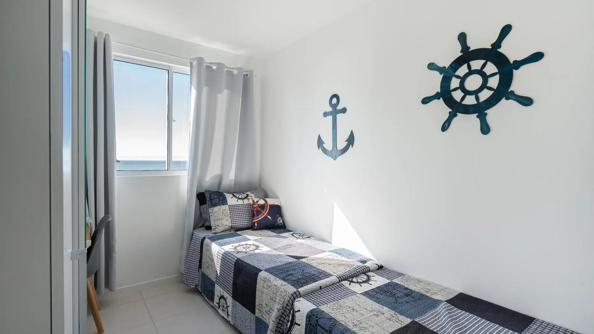 Apartamentos Piçarras: Beachfront Comfort with Pool and 24/7 Security Brazil