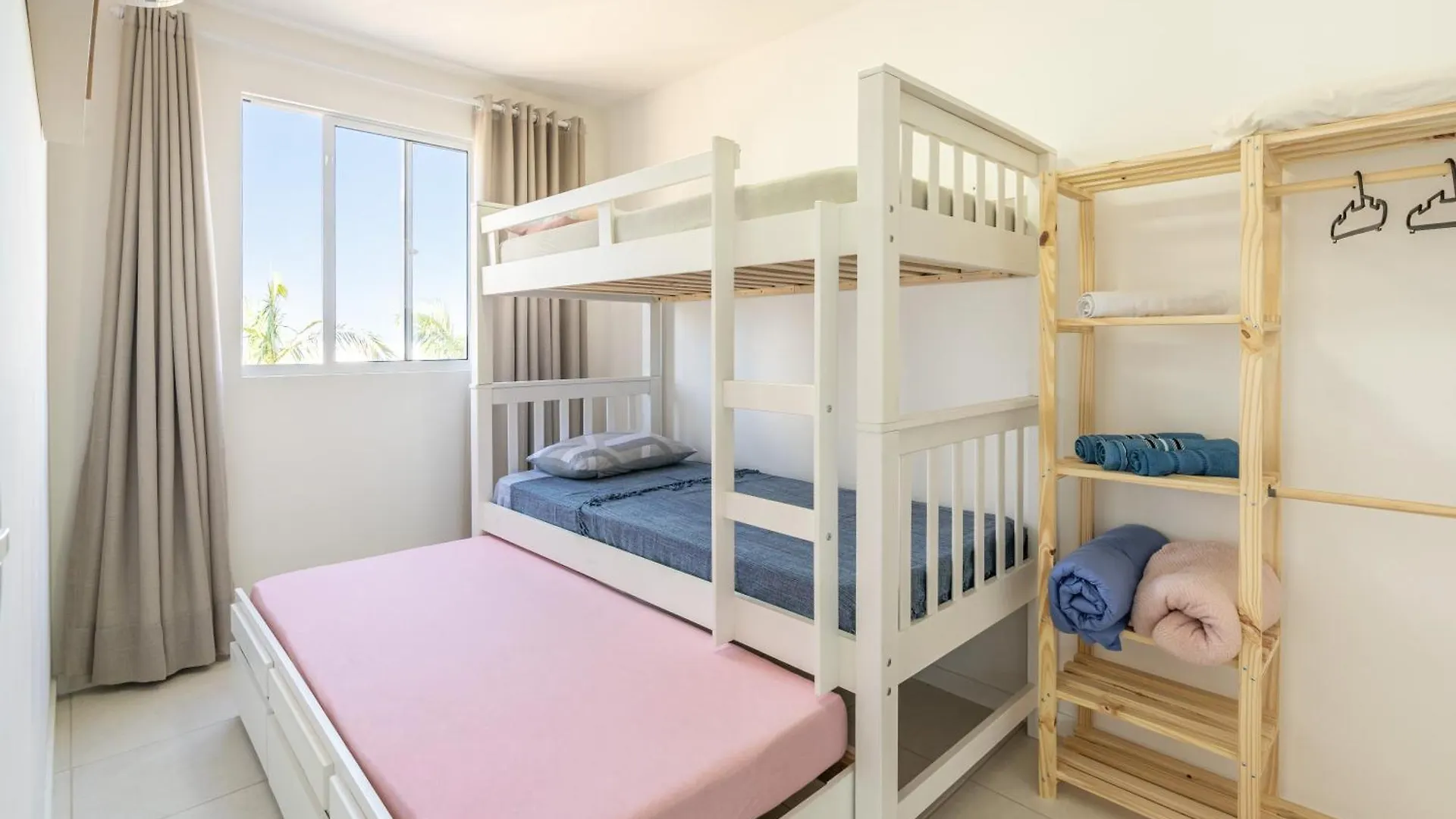 Apartment Apartamentos Piçarras: Beachfront Comfort with Pool and 24/7 Security