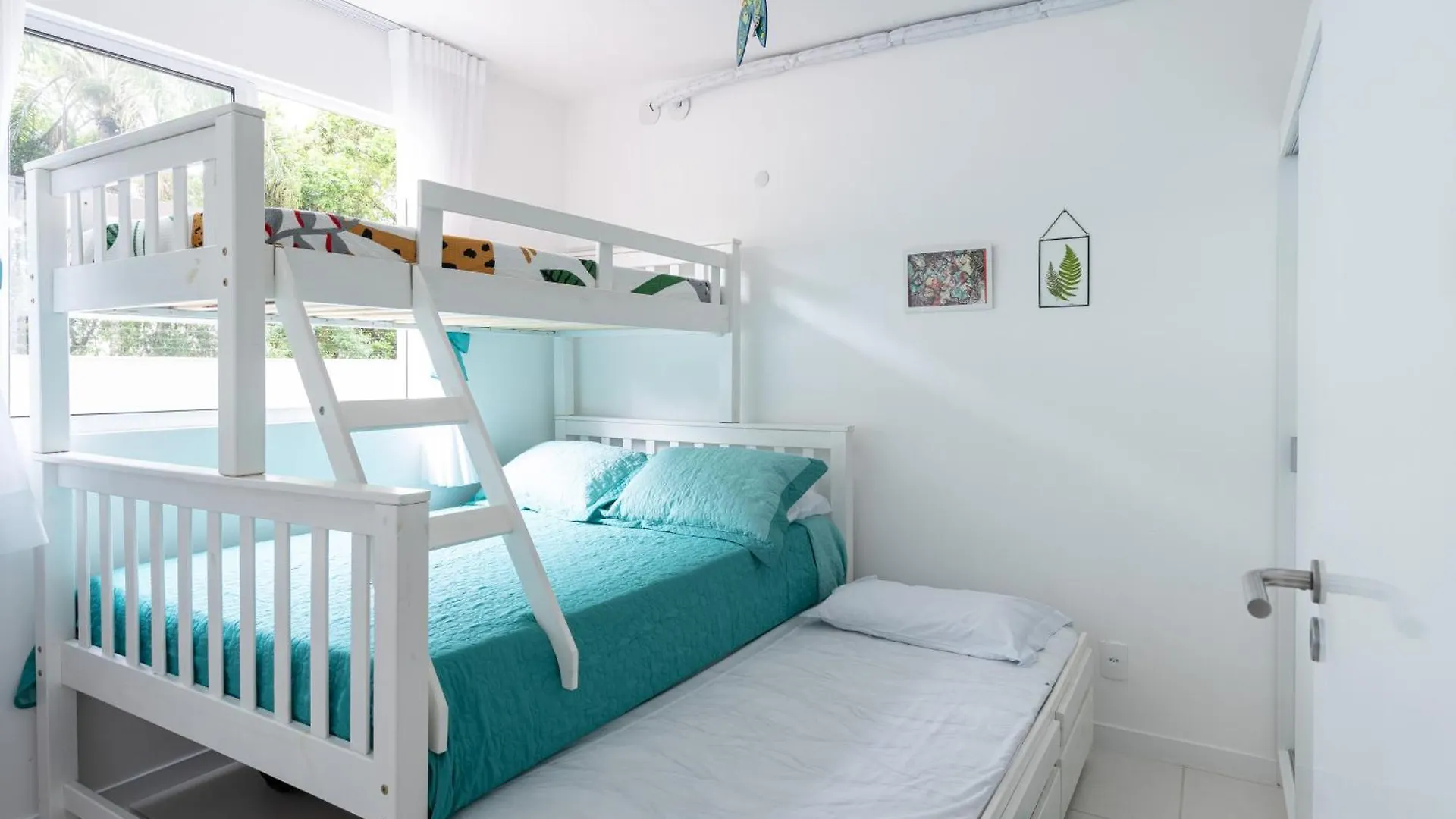 Apartment Apartamentos Piçarras: Beachfront Comfort with Pool and 24/7 Security Brazil