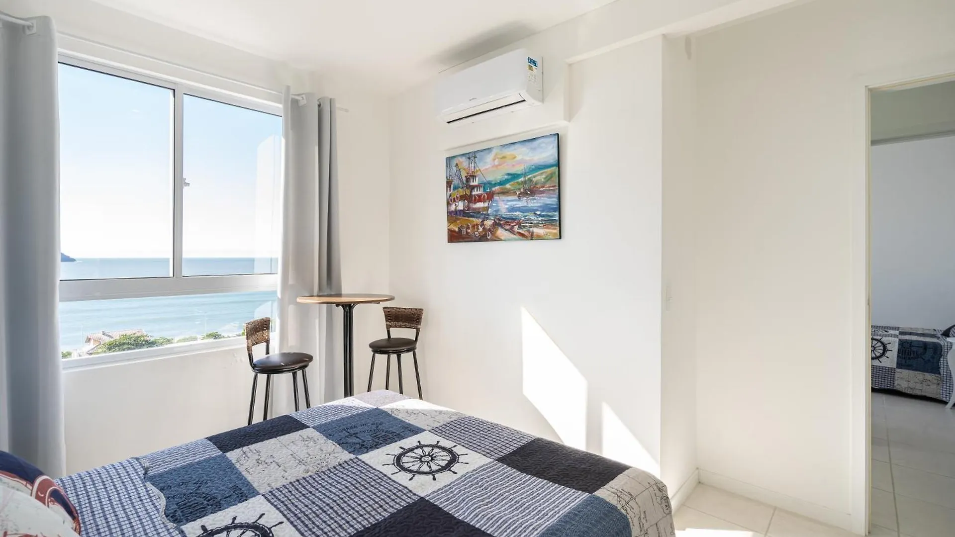 Apartamentos Piçarras: Beachfront Comfort with Pool and 24/7 Security 0*, Picarras Brazil