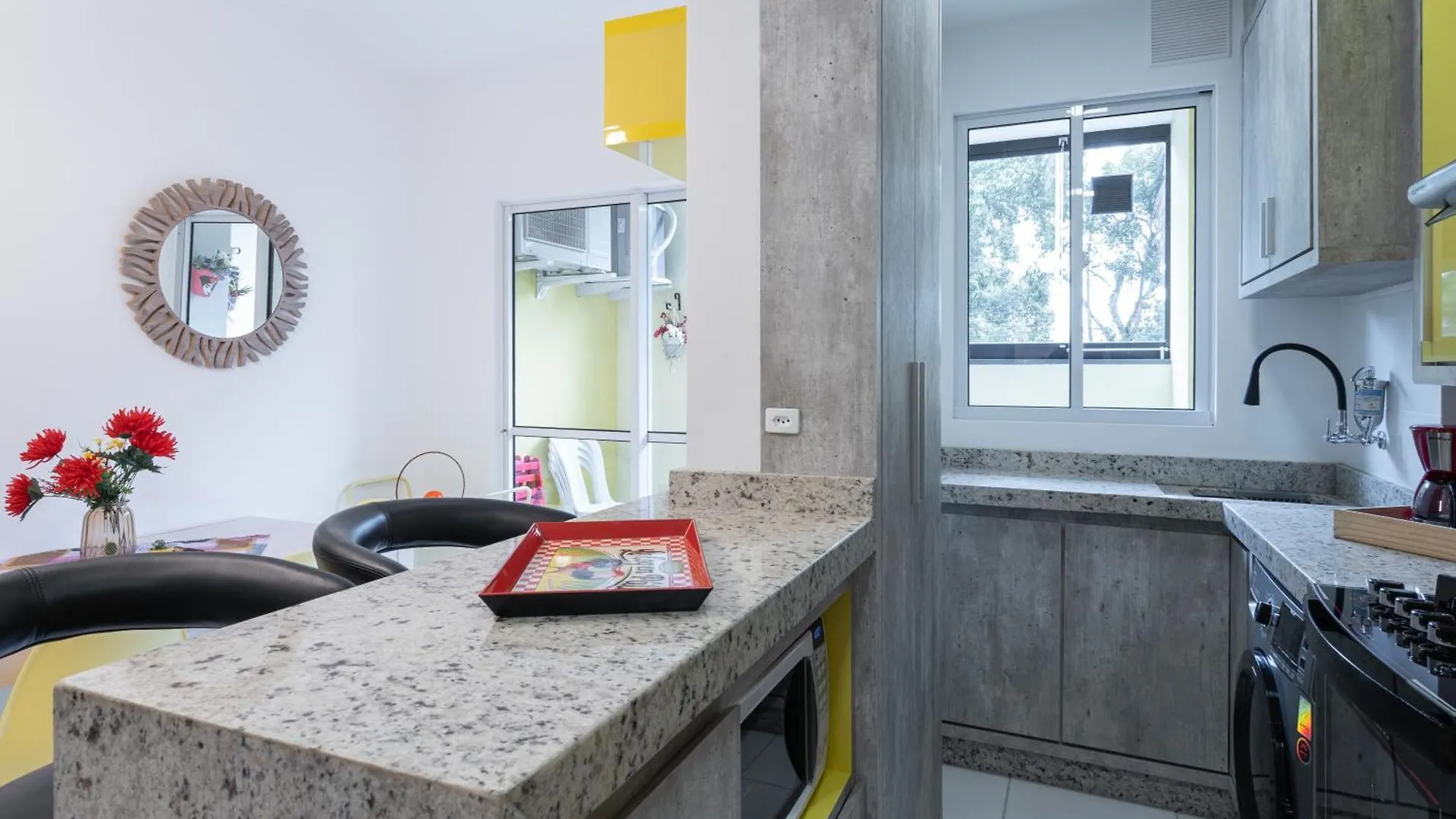 Apartamentos Piçarras: Beachfront Comfort with Pool and 24/7 Security Apartment Picarras