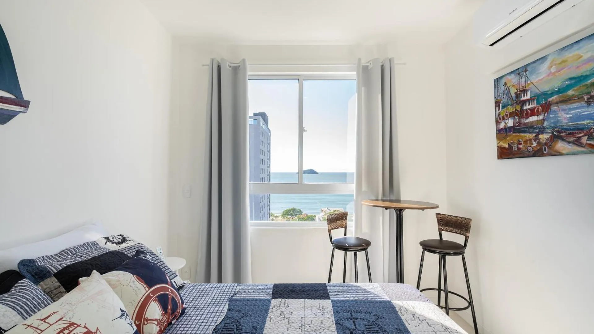 Apartamentos Piçarras: Beachfront Comfort with Pool and 24/7 Security Apartment Picarras