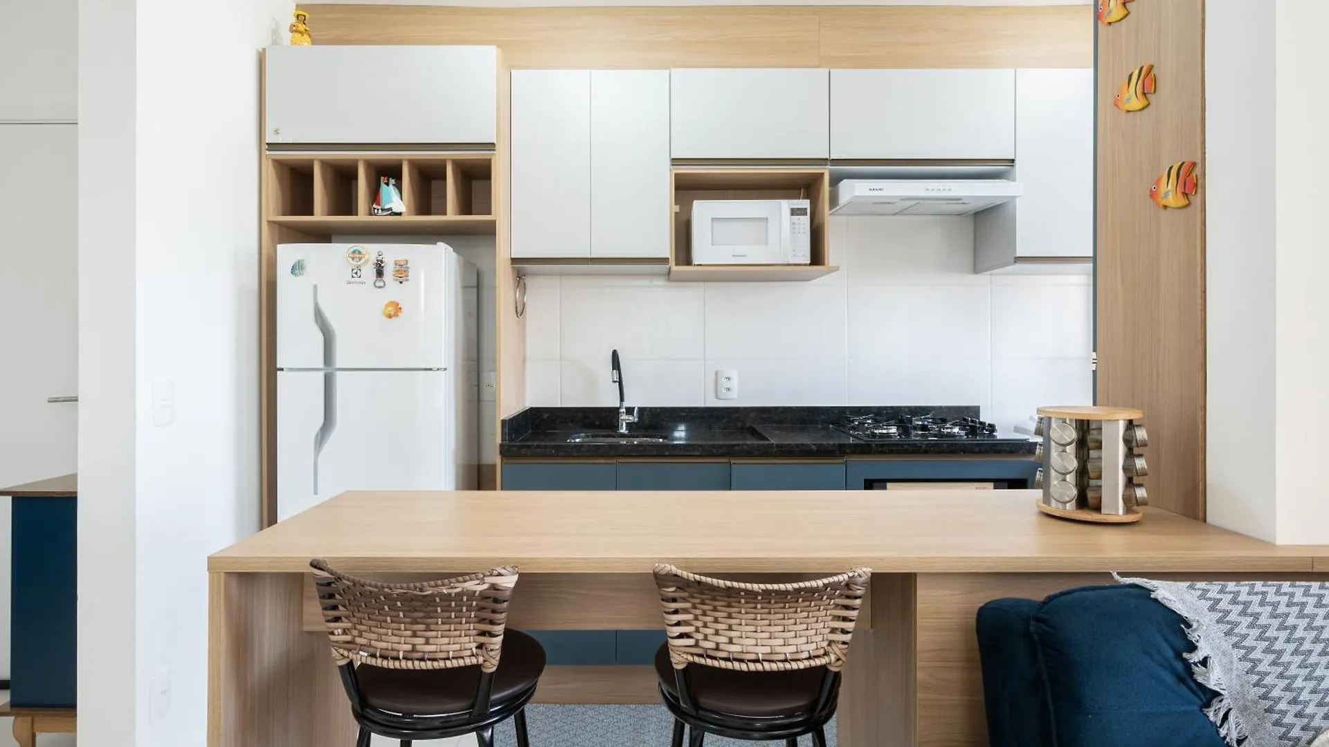 Apartamentos Piçarras: Beachfront Comfort with Pool and 24/7 Security Picarras