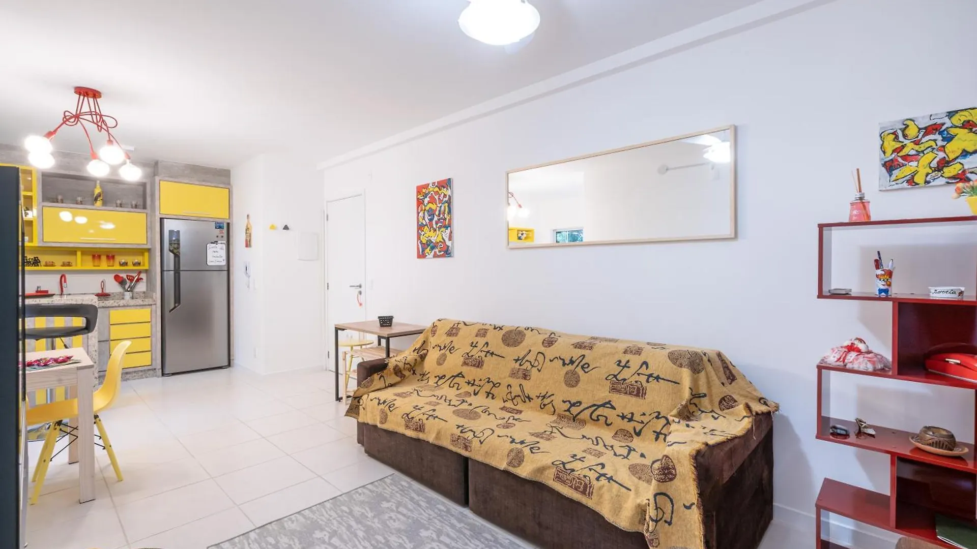 Apartamentos Piçarras: Beachfront Comfort with Pool and 24/7 Security 0*, Picarras