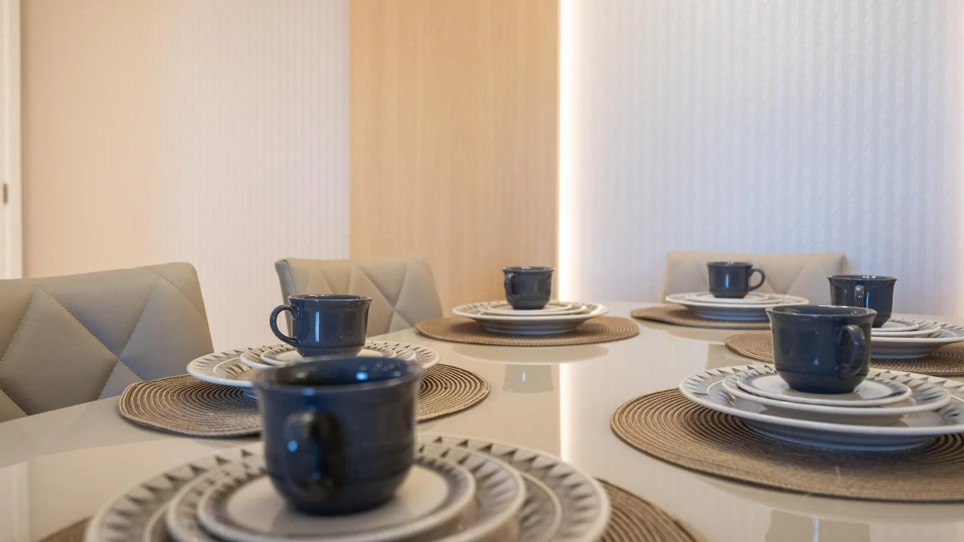 Apartamentos Piçarras: Beachfront Comfort with Pool and 24/7 Security Apartment