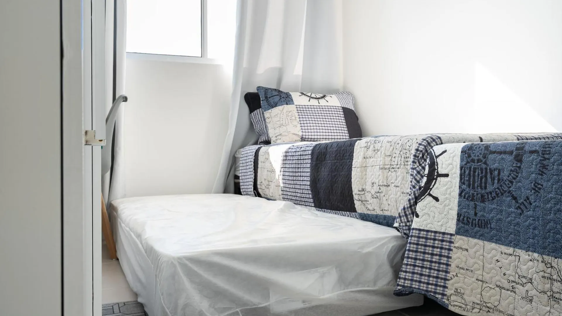 Apartment Apartamentos Piçarras: Beachfront Comfort with Pool and 24/7 Security