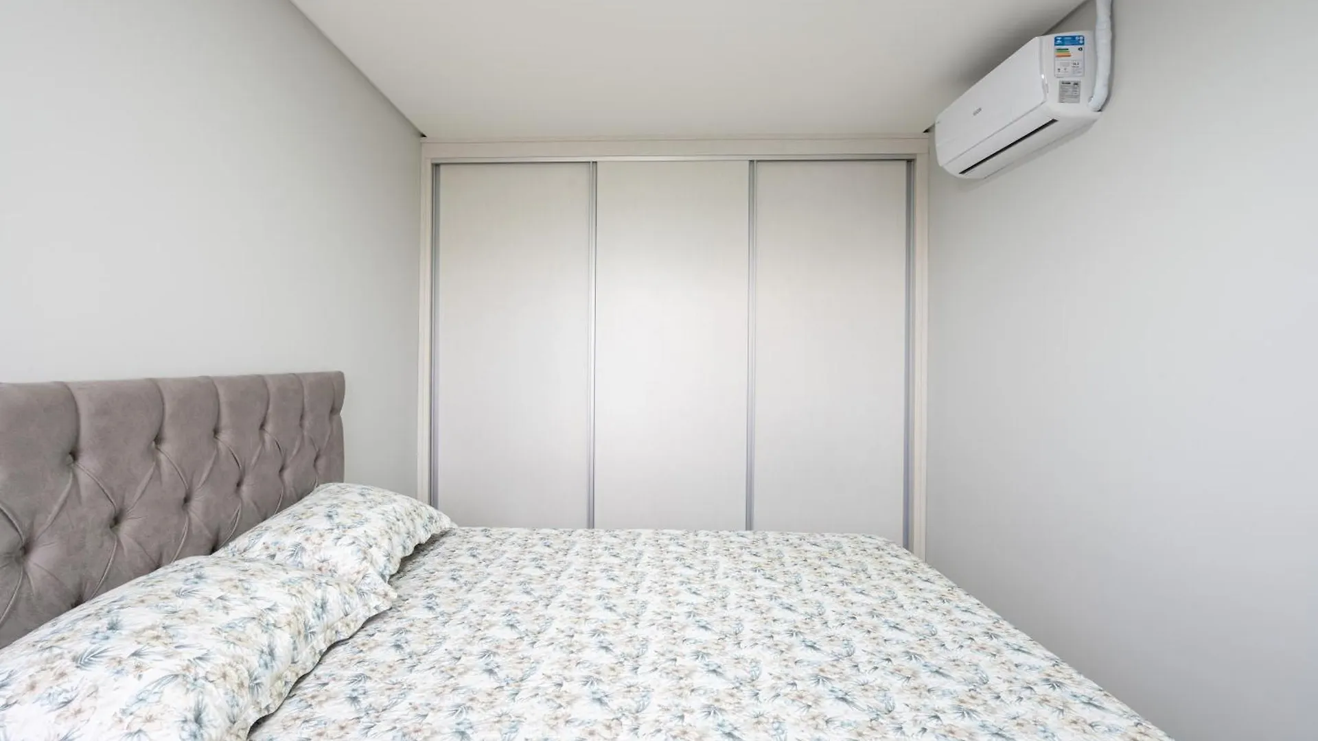 Apartment Apartamentos Piçarras: Beachfront Comfort with Pool and 24/7 Security