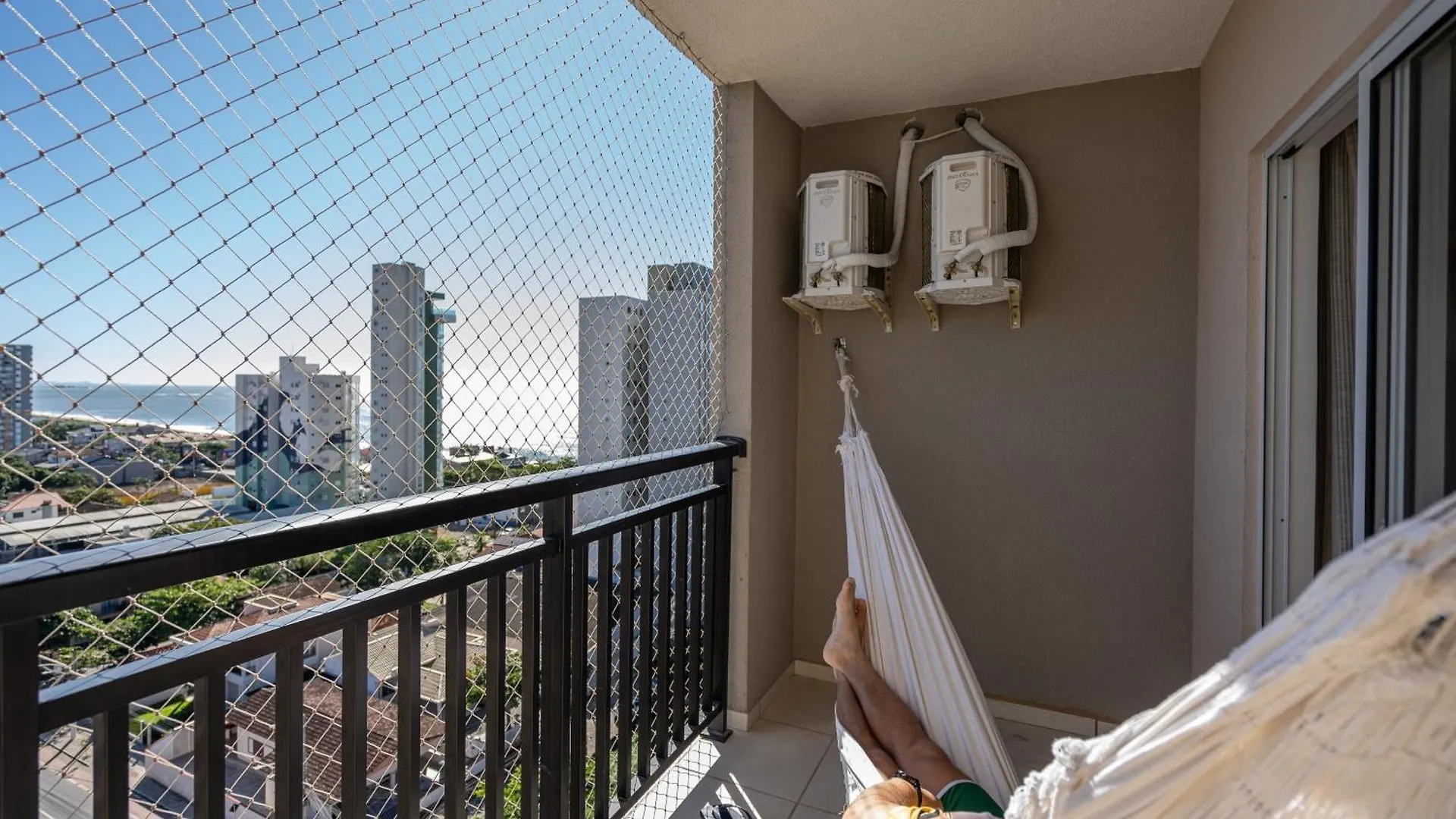 Apartment Apartamentos Piçarras: Beachfront Comfort with Pool and 24/7 Security Brazil