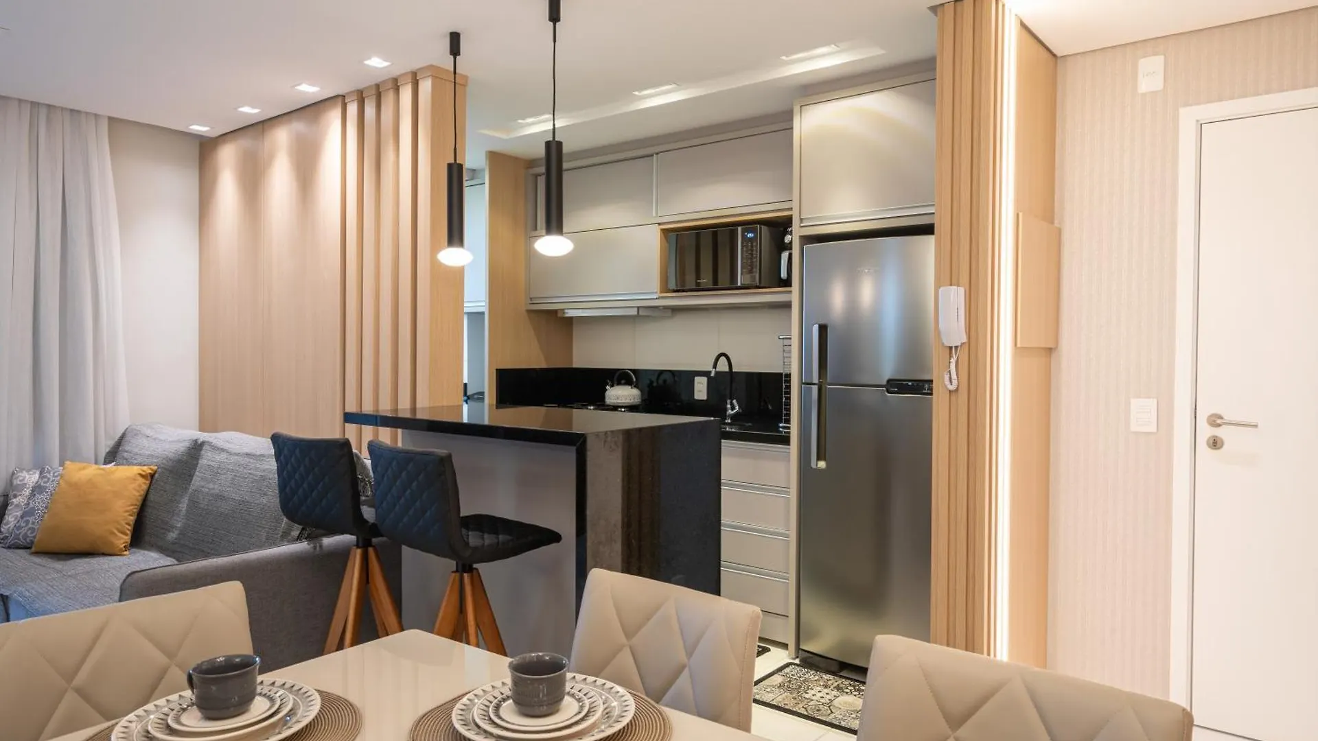 Apartamentos Piçarras: Beachfront Comfort with Pool and 24/7 Security Picarras